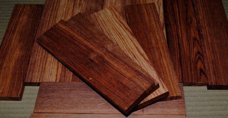 Honduran Rosewood Bridge Blank - Click Image to Close