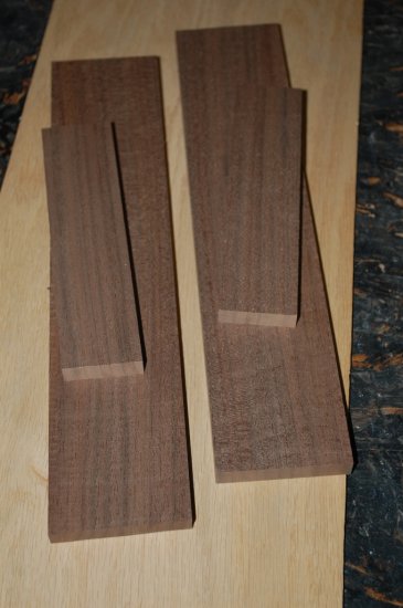 Curly Black walnut fretboard/bridge for uke - Click Image to Close